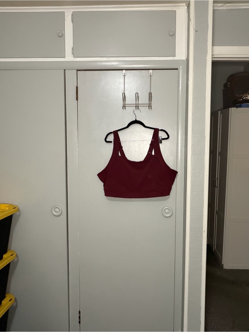 Old Navy Burgundy Sports Bra Tank with Wide Straps med to high impact